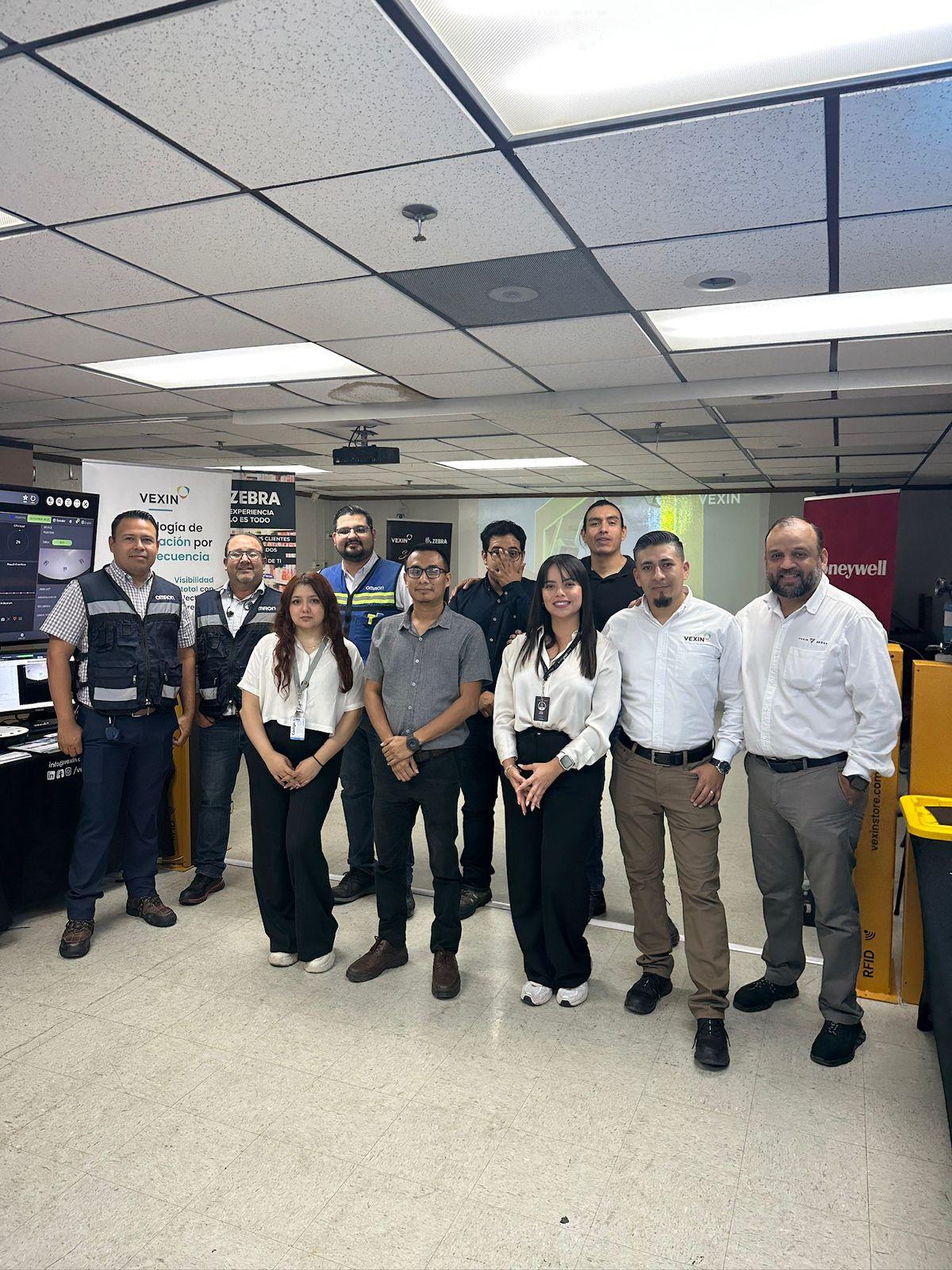 Demostración de solución de automatización industrial en planta