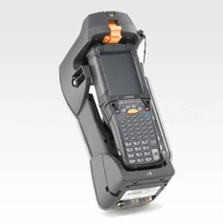 DESCONTINUADO - FLC9000-1001R - ZEBRA - Base de carga MC90/MC91/MC92 ForkLift Cradle. Supports MC909X-K configurations WWAN and WLAN. Excludes: MC90XX-S and MC90XX-R. Must order voltage specific power supply PWRS-14000-251R or -252R and power input cable 25-103872-02R separately