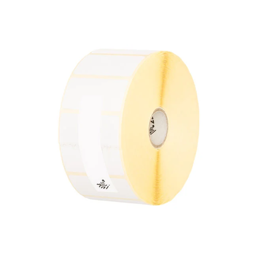 [10008513] ZEBRA - Etiqueta de Poliester de Transferencia Térmica, Medida 2.75" x 1.25" (69.85 mm x 31.75 mm), Material Z-Ultimate 2000T, con AdhesivoPermanente. Color Blanco, Con perforación entre etiquetas, 1 Etiqueta al paso. Diámetro Interno 3", Diámetro Externo 8". 4270 Etiquetas por rollo, 4 Rollos por caja, para impresora Industrial